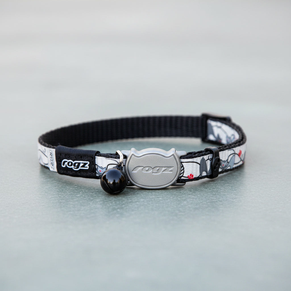 Rogz ReflectoCat Safety Collar in Black showing full adjustable reflective cat collar with bell and breakaway safety buckle