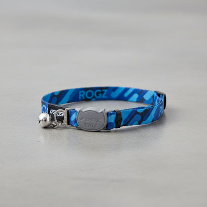 Rogz FusionCat Classic Safety Collar in Geo Blue showing full adjustable cat collar with bell and breakaway buckle