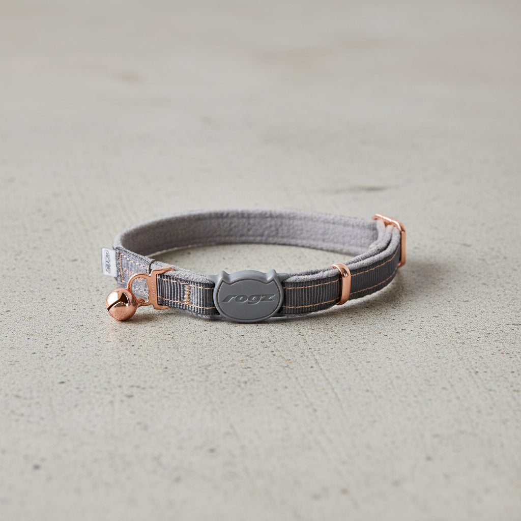 Rogz UrbanCat Safety Collar in Dove Grey with rose gold trims, bell and breakaway safety buckle