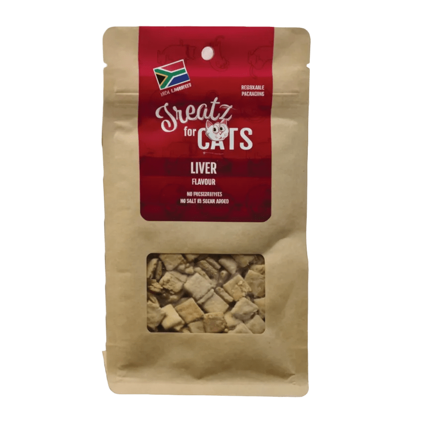 Crunchy cat treats pouch, Liver flavour, with window showing small crunchy cubes