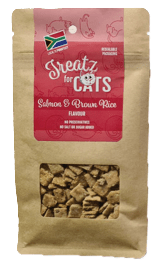 Crunchy cat treats pouch, Salmon and brown rice flavour, window shows crunchy cubes